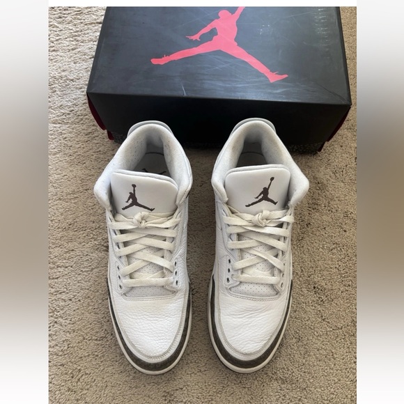 Size 12- Jordan 3 retro Mocha 2018 White and Brown Men's Shoes - Picture 2 of 6